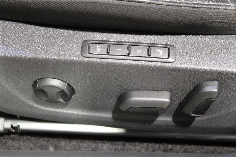 Škoda Octavia 2,0 TDI Scout 4x4 DSG 1.majite - fotka 18 z 40