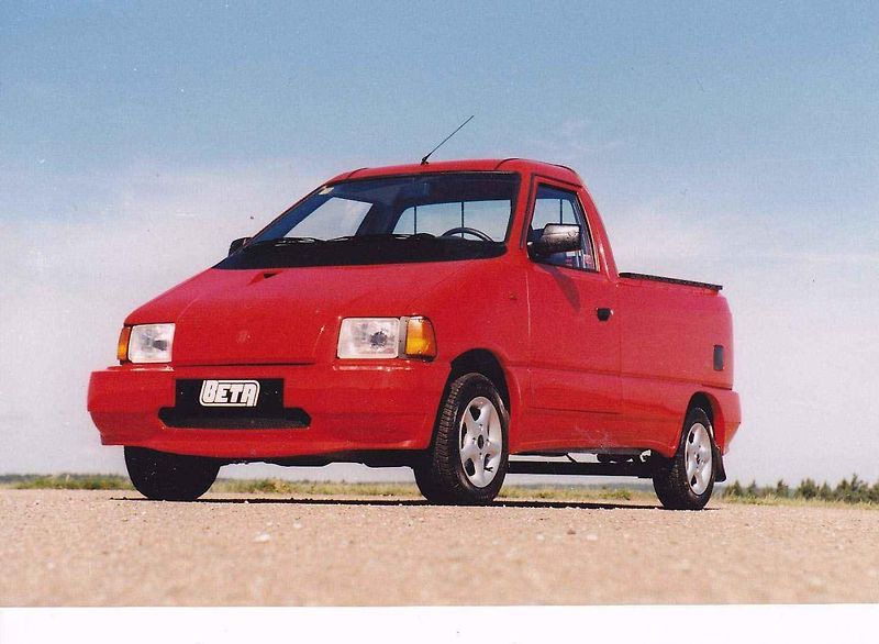 Tatra Beta využívala světlomety ještě ze Škody 120, což je patrné na první pohled.