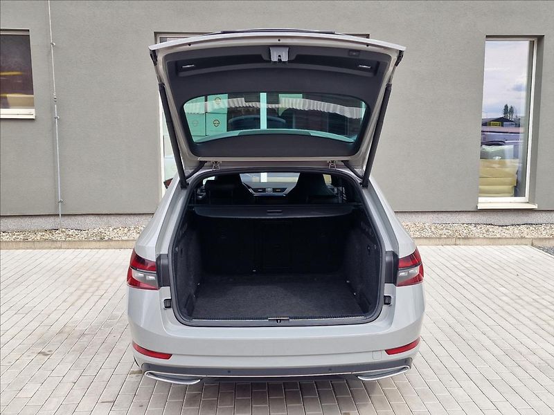 Škoda Superb 2.0TDI 140kW DSG SportLine ,ČR - fotka 41 z 50