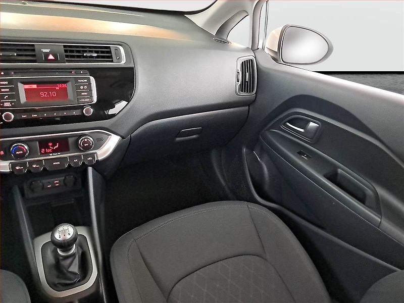 Kia Rio (2015) 1.25 CVVT, Tempomat - fotka 8 z 18