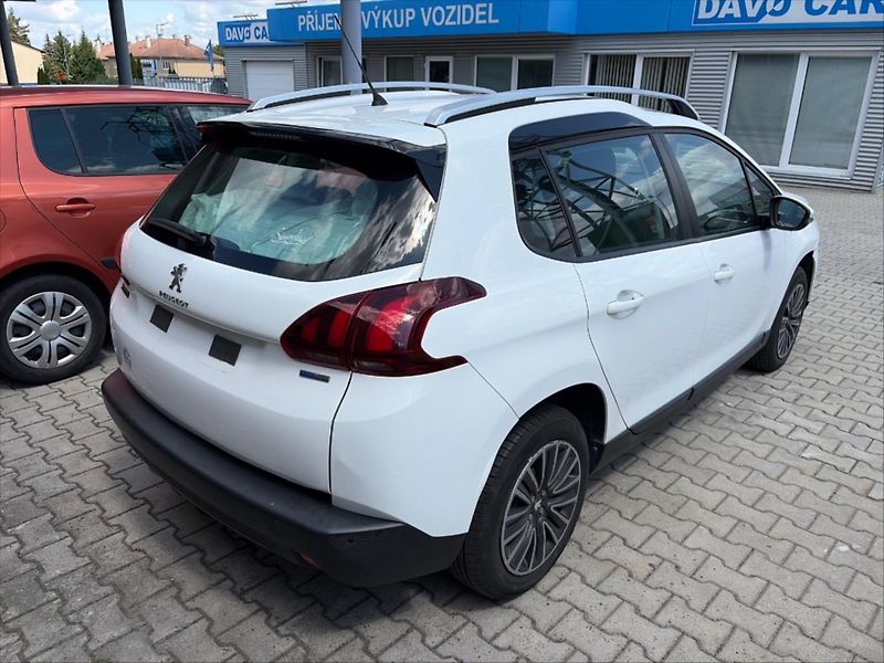 Peugeot 2008 1.2 PureTech 60kW Klima - fotka 13 z 16