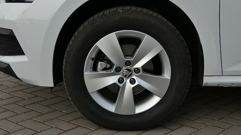 Škoda Kamiq 1.0 TSI Style DSG - fotka 21 z 22