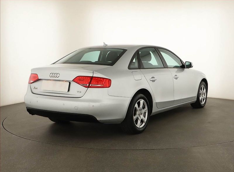 Audi A4 (2012) 2.0 TDI, Serv.kniha, Xenony - fotka 5 z 13