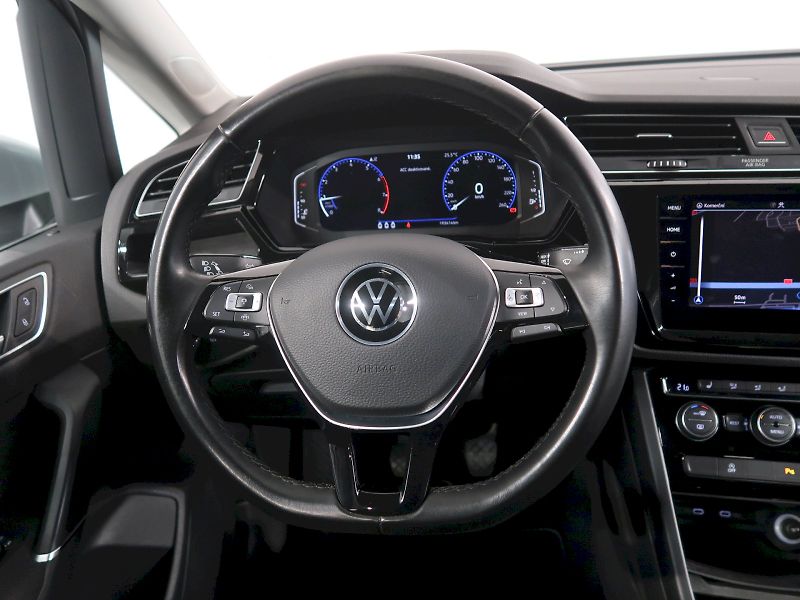 Volkswagen Touran (2022) HIGHLINE 1.5TSI 110KW EVO - fotka 17 z 41