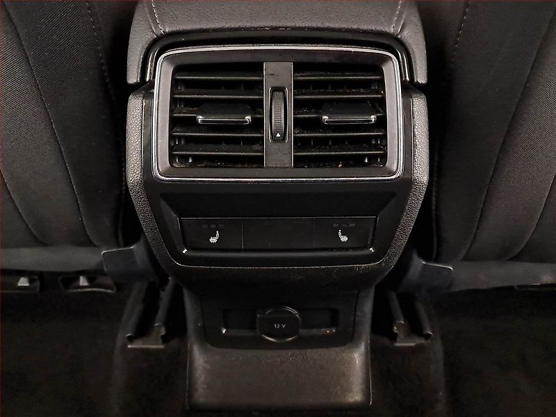 Škoda Karoq (2018) Style 1.6 TDI, Automat, Navi - fotka 24 z 24