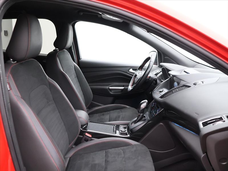 Ford Kuga 2.0 TDCi 132kW AWD ST-Line - fotka 11 z 29