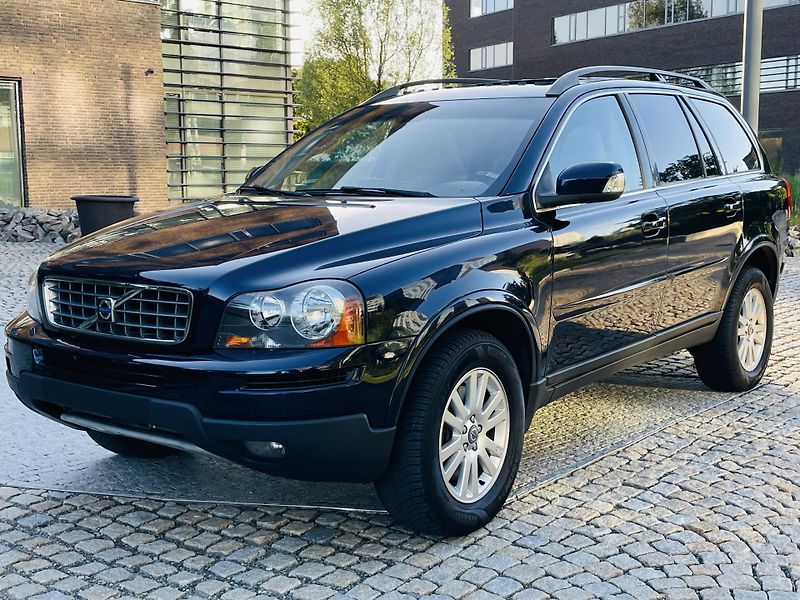 Volvo XC90 2.4D5 136KW 4x4 AUT SERVISKA - fotka 3 z 42