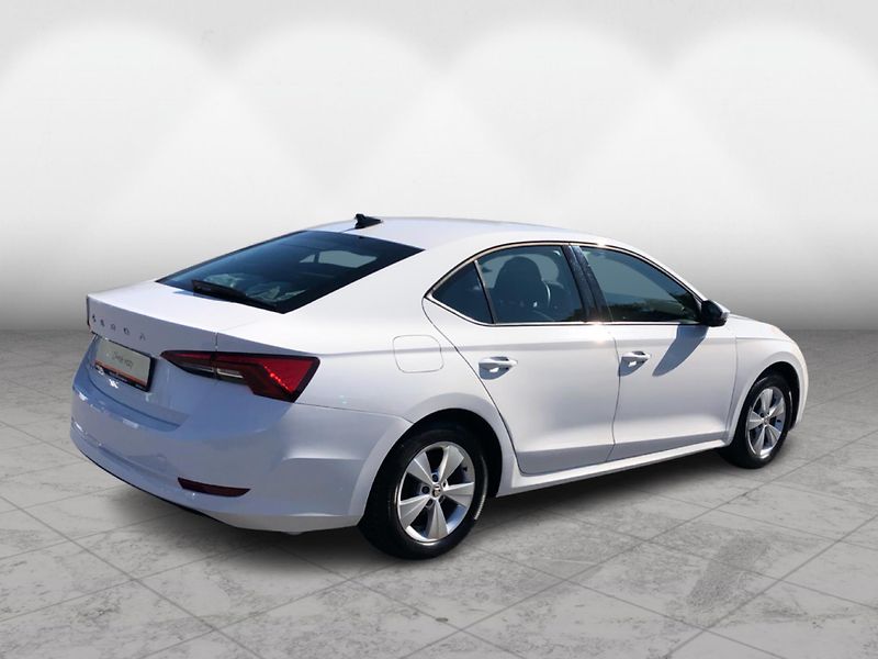 Škoda Octavia 2.0 TDI Ambition - fotka 2 z 28