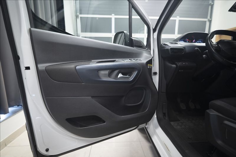 Peugeot Rifter 1,5 BlueHDi KAMERA 7 MÍST ČR - fotka 19 z 37