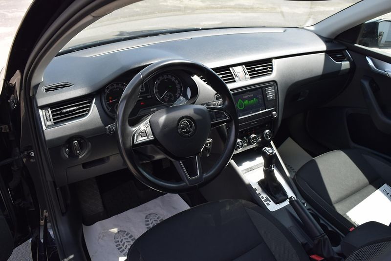 Škoda Octavia (2018) 1.6TDI 85kw DSG AMBITION APP  - fotka 22 z 42