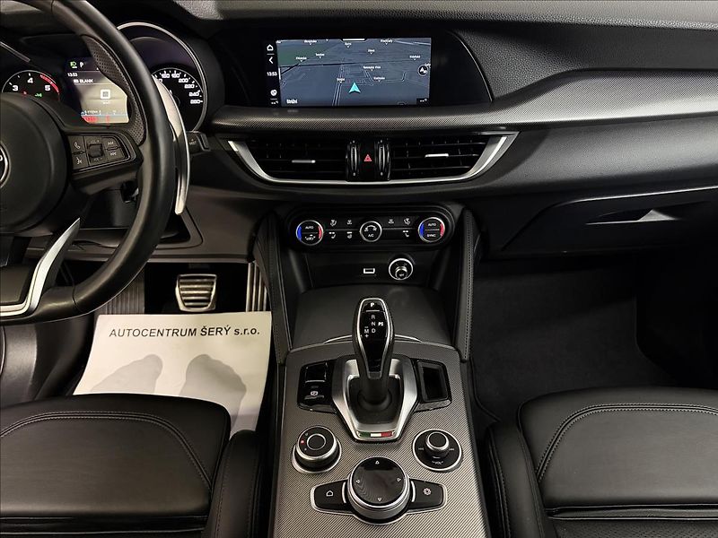 Alfa Romeo Stelvio VELOCE 154kW Q4 - fotka 18 z 44