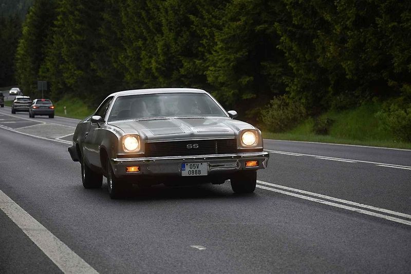 Ve Varnsdorfu se potkali majitelé několika desítek automobilových veteránů.