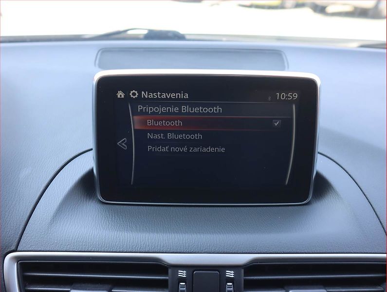 Mazda 3 (2016) Takumi 2.0 Skyactiv-G - fotka 18 z 19