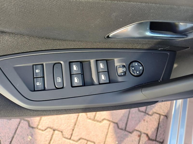Peugeot 308 (2026) SW STYLE Hybrid 145 e-DCS6 - fotka 16 z 25