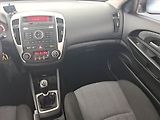 Kia Ceed (2010) 1.6 CRDi, po STK, Tažné - náhled 8