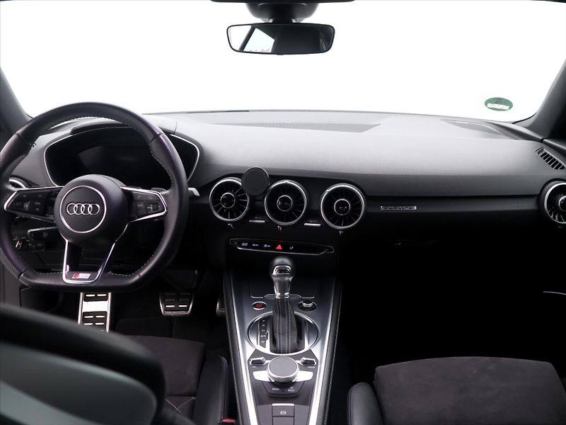 Audi TT 2,0 TFSI 169kW Quattro S-Line - fotka 31 z 38