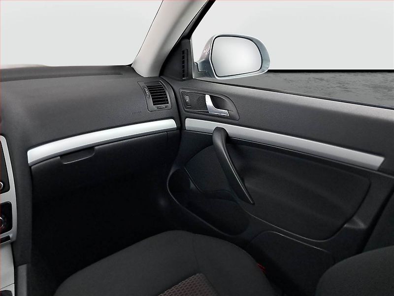 Škoda Octavia (2012) 1.4 TSI, Serv.kniha, Tempomat - fotka 8 z 15