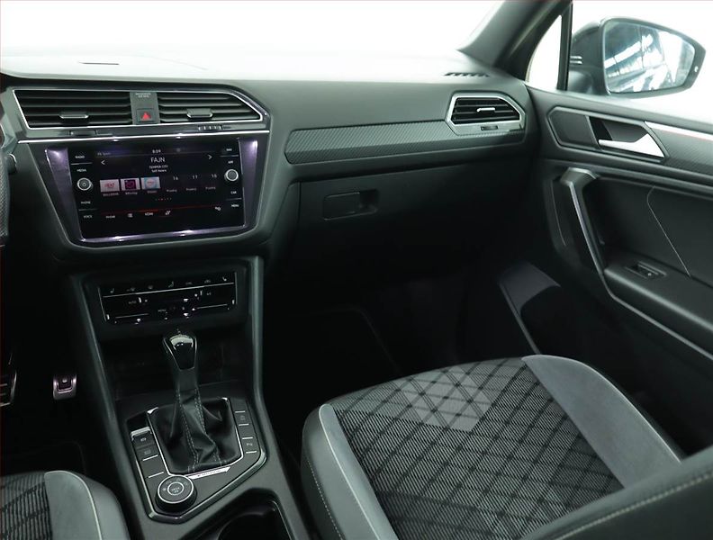 Volkswagen Tiguan Allspace (2023) R-Line 2.0 TDI - fotka 8 z 17