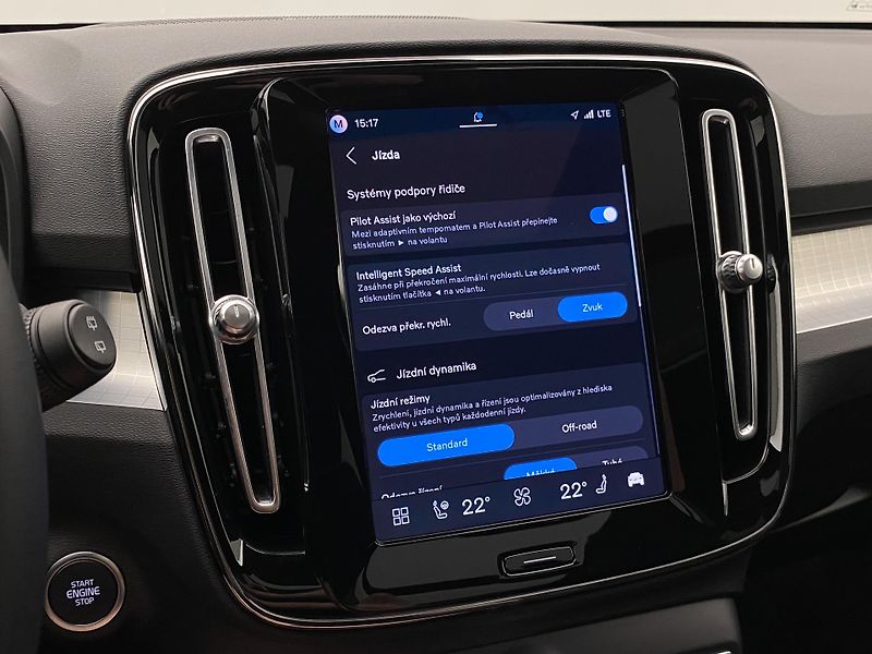 Volvo XC40 (2026) B3 AUT DARK ULTRA  - fotka 48 z 63