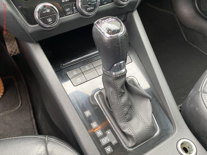 Škoda Octavia (2018) 1.6 TDi, Style, DSG, kůže - fotka 16 z 20