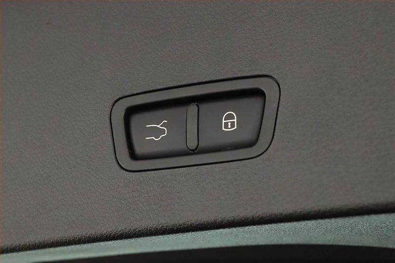 Alfa Romeo Tonale (2023) 1.3T Ibrida PHEV Q4 - fotka 21 z 21