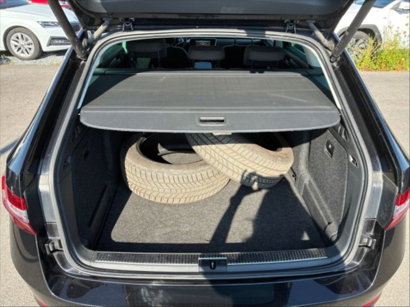 Škoda Superb 2,0 TDI 147 4x4 Style Aut - fotka 10 z 10
