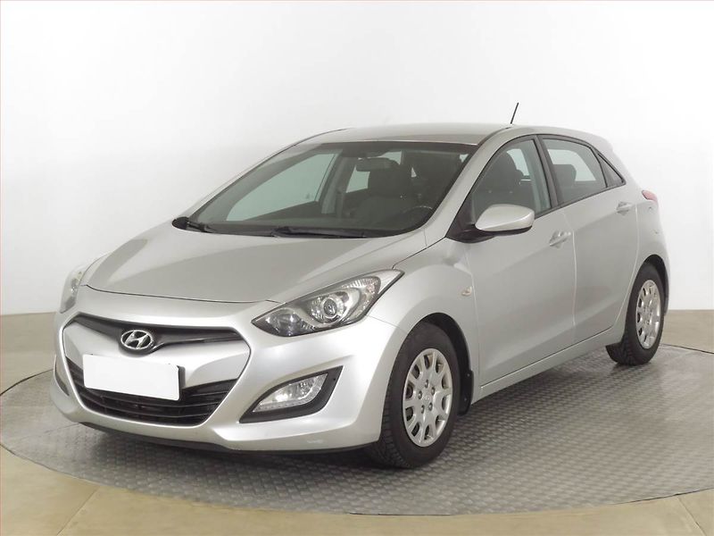 Hyundai i30 (2013) 1.4 CRDi, Tempomat - fotka 2 z 14