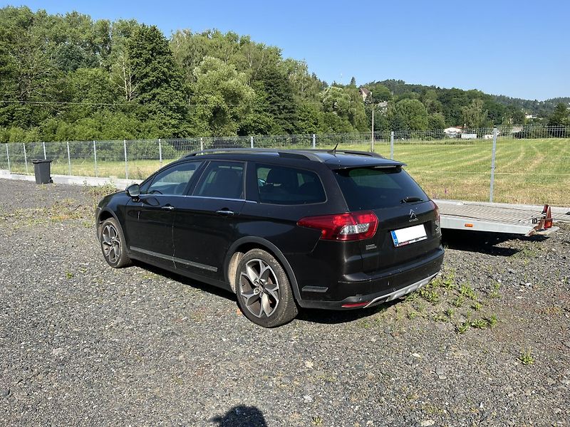 Citroën C5 (2014) 2.2HDi 150kw AT Exclusive  - fotka 3 z 10