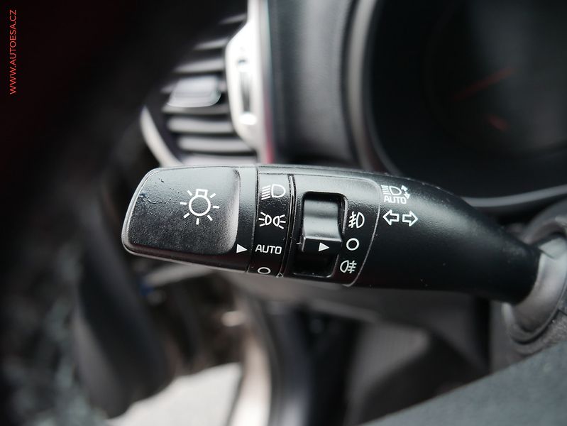 Kia Sportage (2017) 1.6 GDi, 2.maj,ČR, Navi - fotka 18 z 22