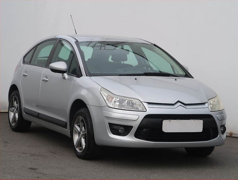 Citroën C4 (2010) 1.4 16V, po STK, jezdí skvěle - fotka 1 z 17