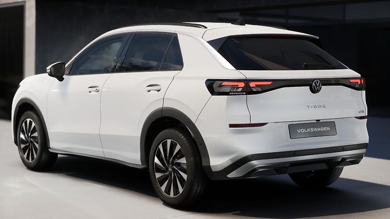 Volkswagen T-Roc Life 1,5 eTSI 85 kW 7DSG - fotka 5 z 12