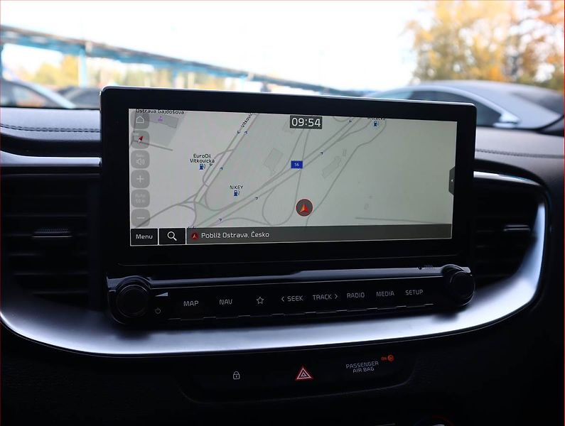 Mercedes-Benz GLA (2014) 220 CDI 4MATIC, 4X4 - fotka 16 z 18