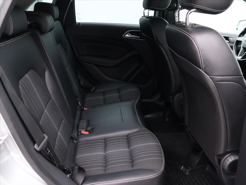 Mercedes-Benz Třídy B 1,6 200i 138kW Navi Xenon - fotka 13 z 37