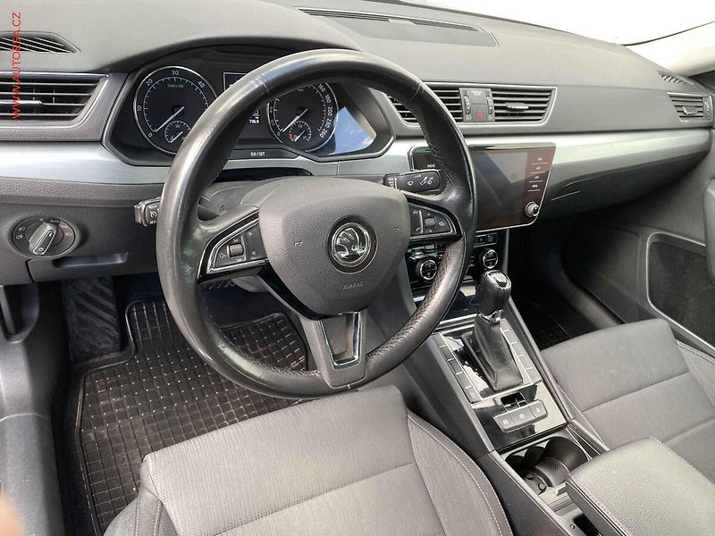 Škoda Superb (2018) 2.0TDi, 2.maj,ČR, Ambition - fotka 13 z 20