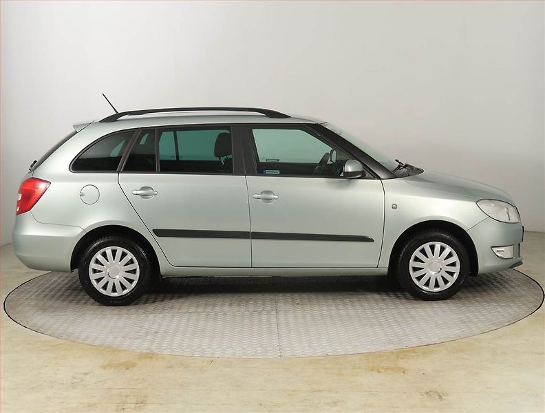 Škoda Fabia (2012) 1.2 TSI - fotka 6 z 17