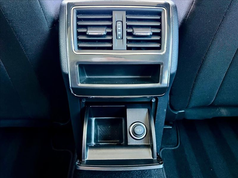 Škoda Superb 2,0 TDI DSG VIRTUAL ACC ZÁRUKA - fotka 39 z 48