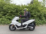 Takto sedí PCX jezdci s výškou 172 cm.