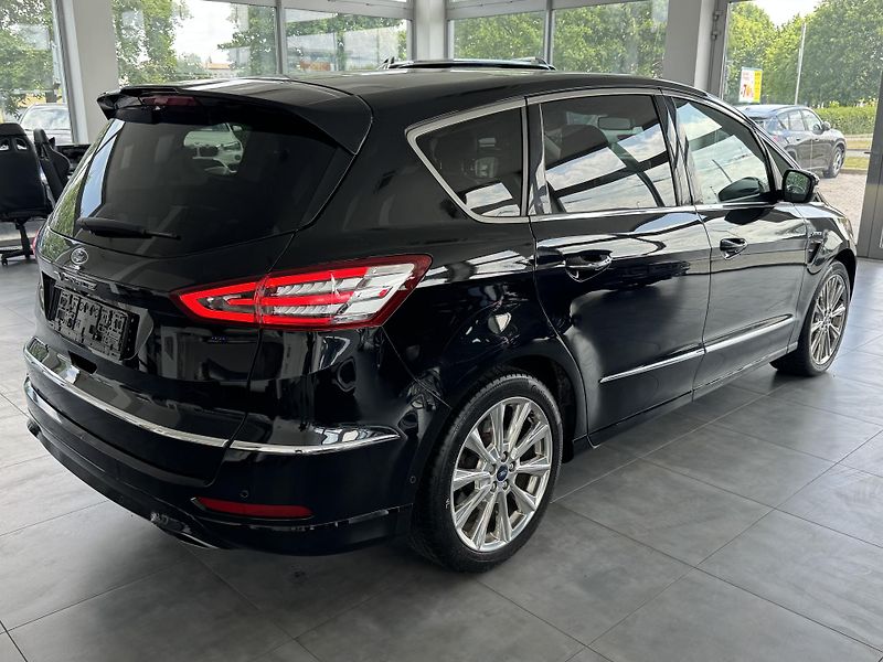 Ford S-MAX (2017) 2,0SCTi AUT. VIGNALE 7.MÍST - fotka 7 z 33