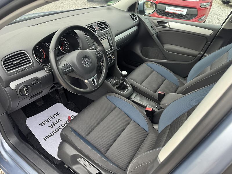 Volkswagen Golf 1.2TSi,rezervace - fotka 14 z 41