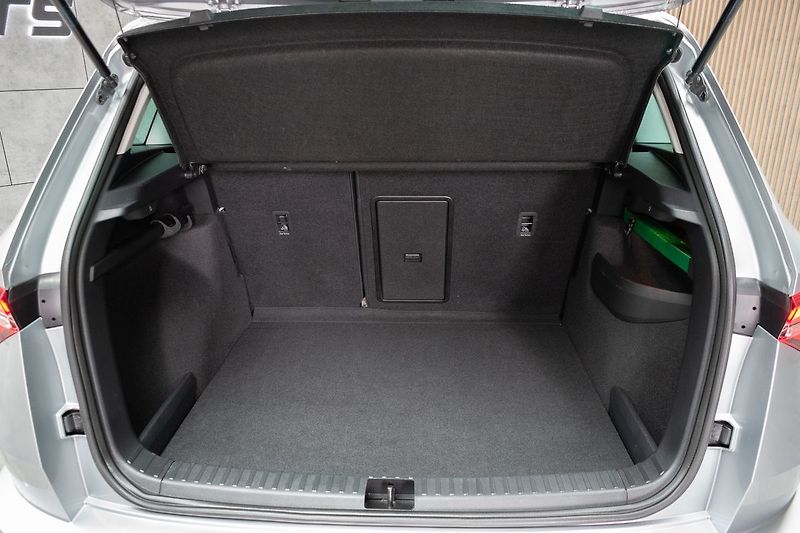 Škoda Karoq 2.0 TDI 4x4*TAŽNÉ*STYLE*ČR 1.M - fotka 37 z 41