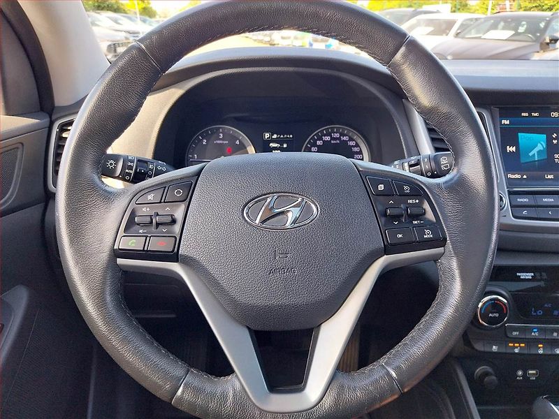 Hyundai Tucson (2015) 2.0 CRDi, 4X4, Automat, Kůže - fotka 17 z 31