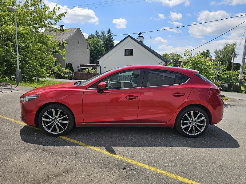 Mazda 3 (2018) 2.0i, NAVI - fotka 2 z 28