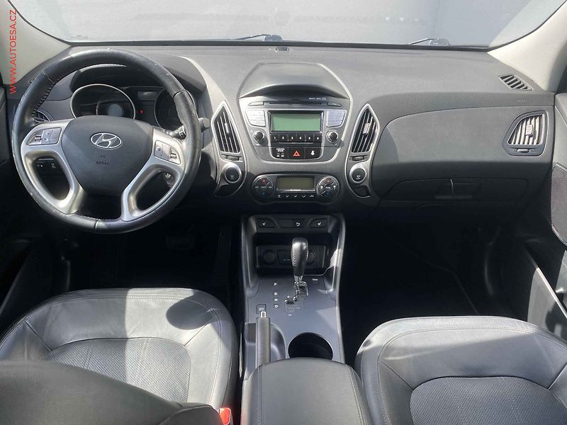 Hyundai ix35 (2011) 2.0CRDi 4x4, AT, kůže, park - fotka 8 z 16