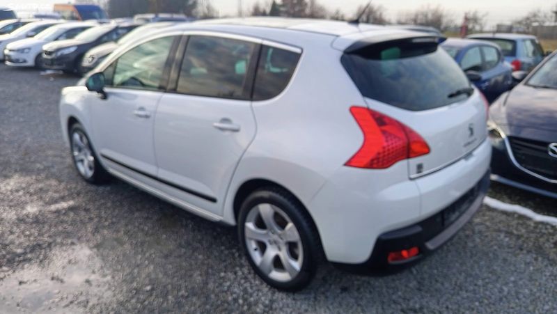 Peugeot 3008 (2012) - fotka 8 z 32