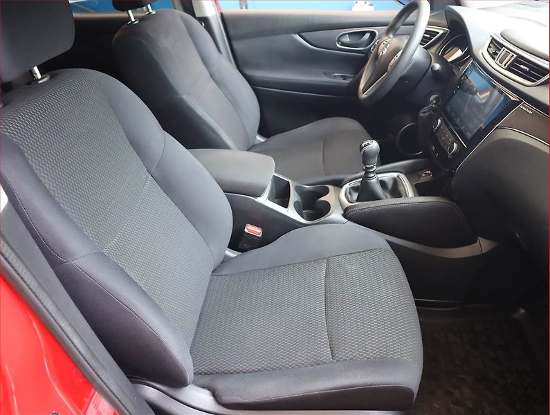 Nissan Qashqai (2016) 1.2 DIG-T, Serv.kniha - fotka 9 z 17