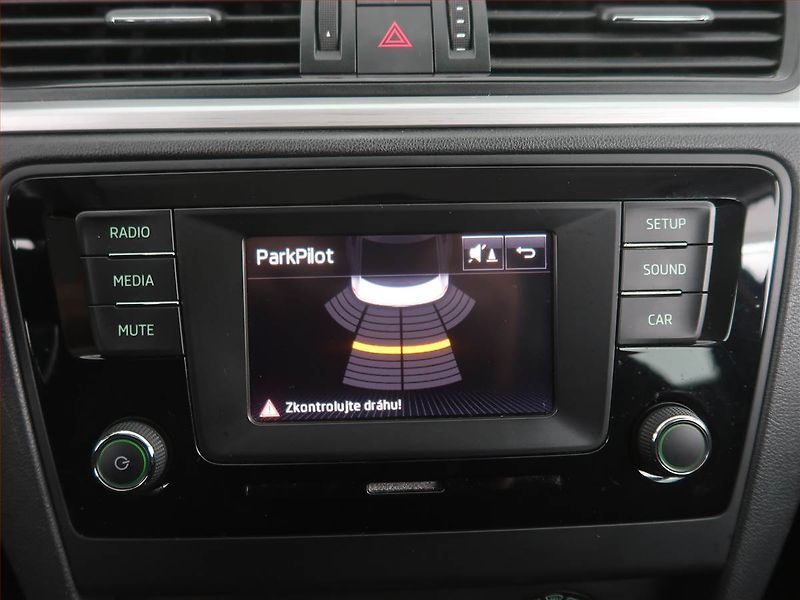Škoda Rapid (2016) 1.2 TSI, Park. senzory - fotka 18 z 19