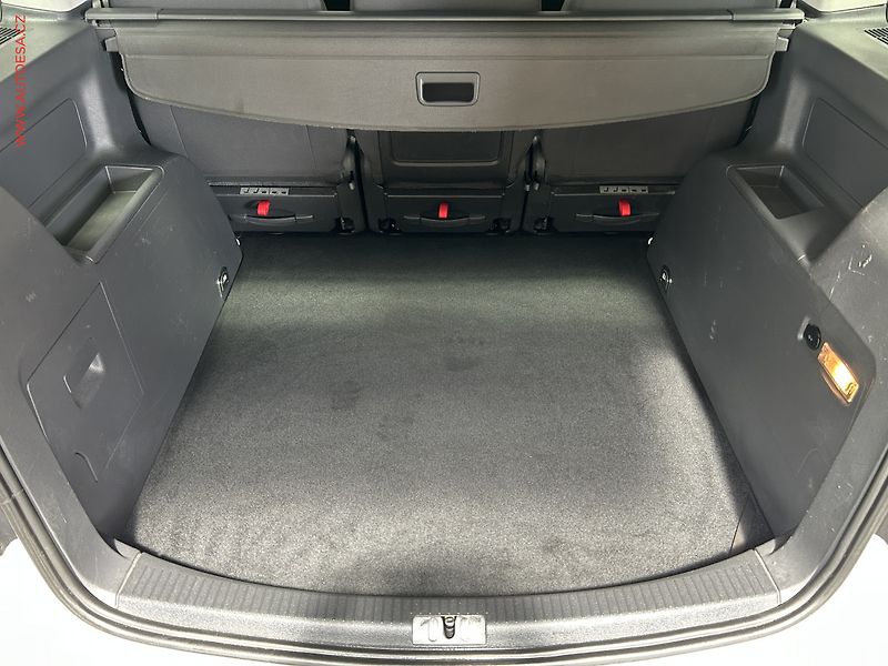 Volkswagen Touran (2010) 1.4 TSi, Highline - fotka 7 z 16
