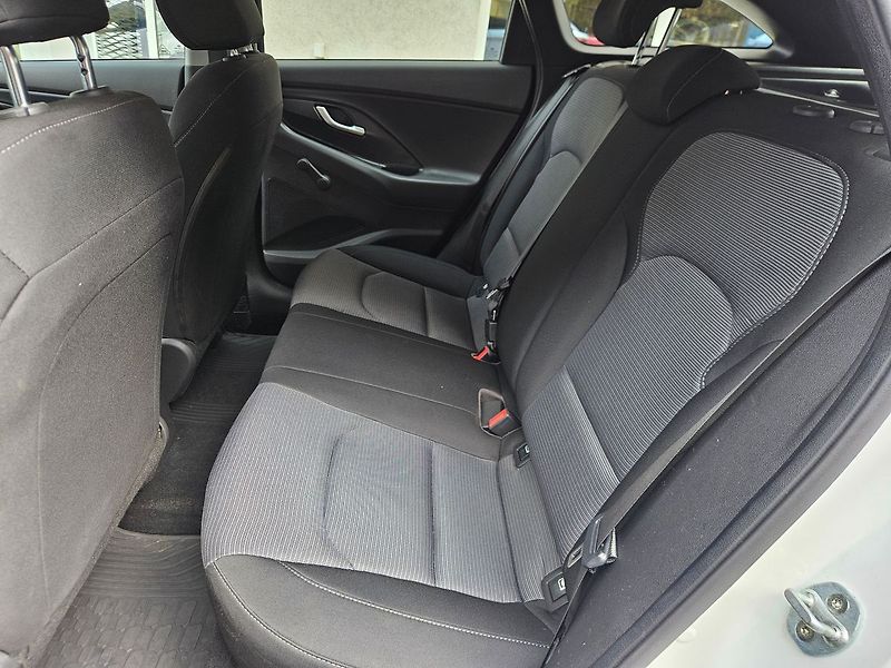 Hyundai i30 1,4i 73kW, Start Plus, serv.kn - fotka 26 z 32