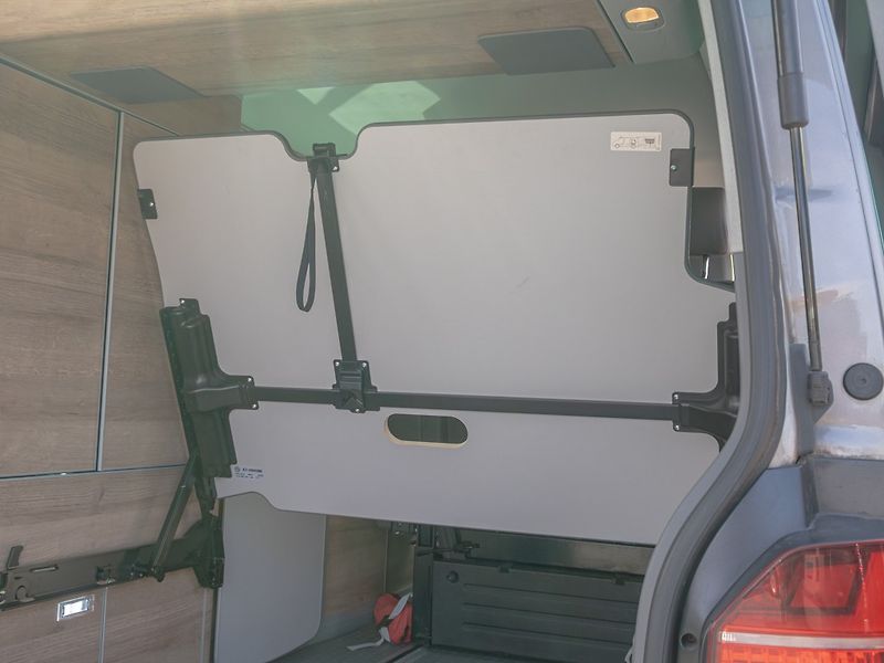 Volkswagen California (2020) 2.0TDI 4x4 DSG CALIFORNI COAST - fotka 51 z 70