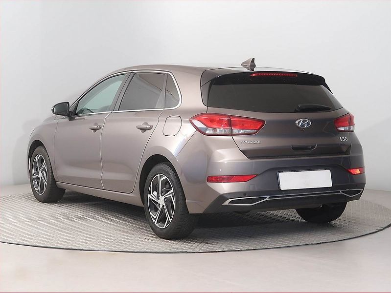 Hyundai i30 (2020) 1.5 DPI, Serv.kniha, Navi - fotka 4 z 16